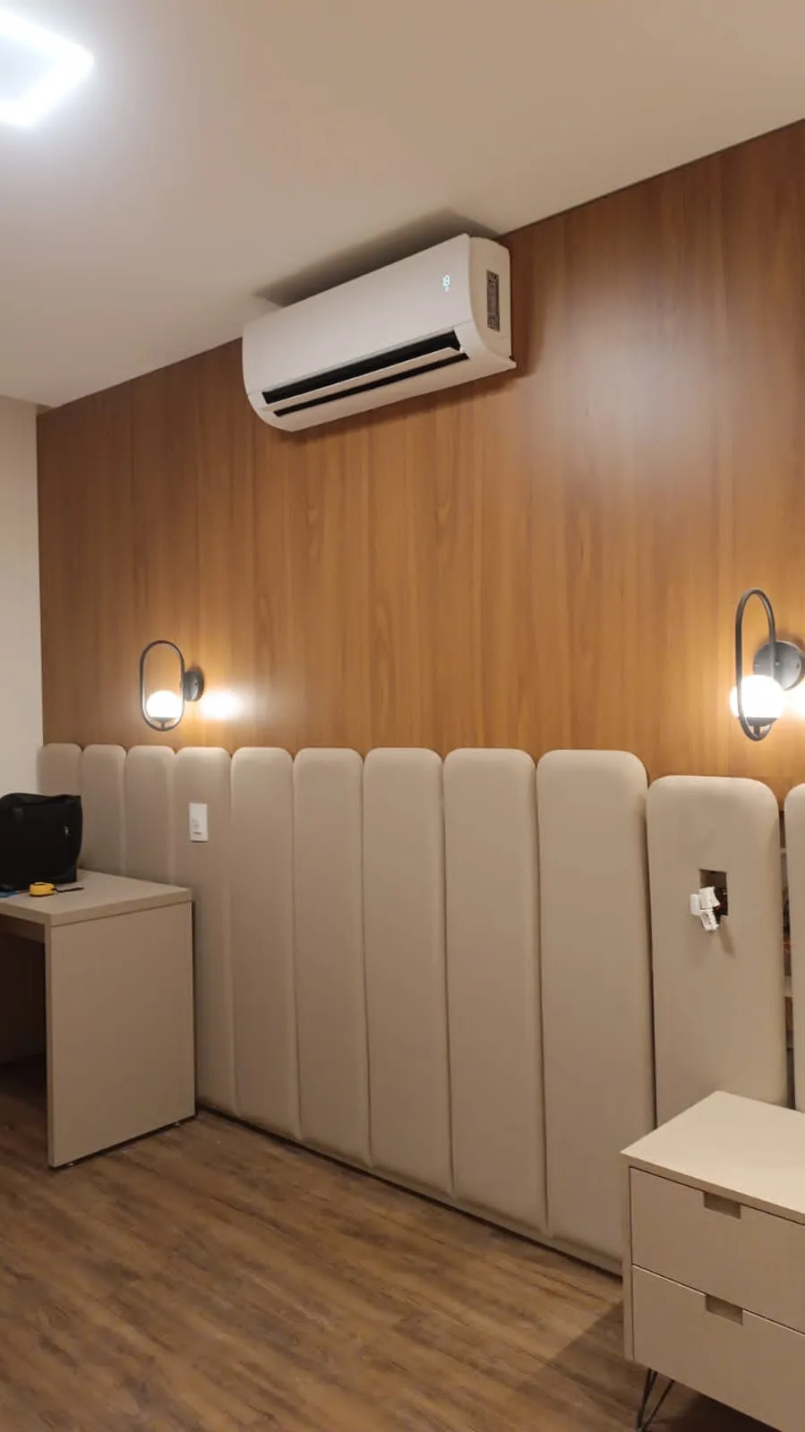 Projeto 02 — quarto com cabeceira estofada